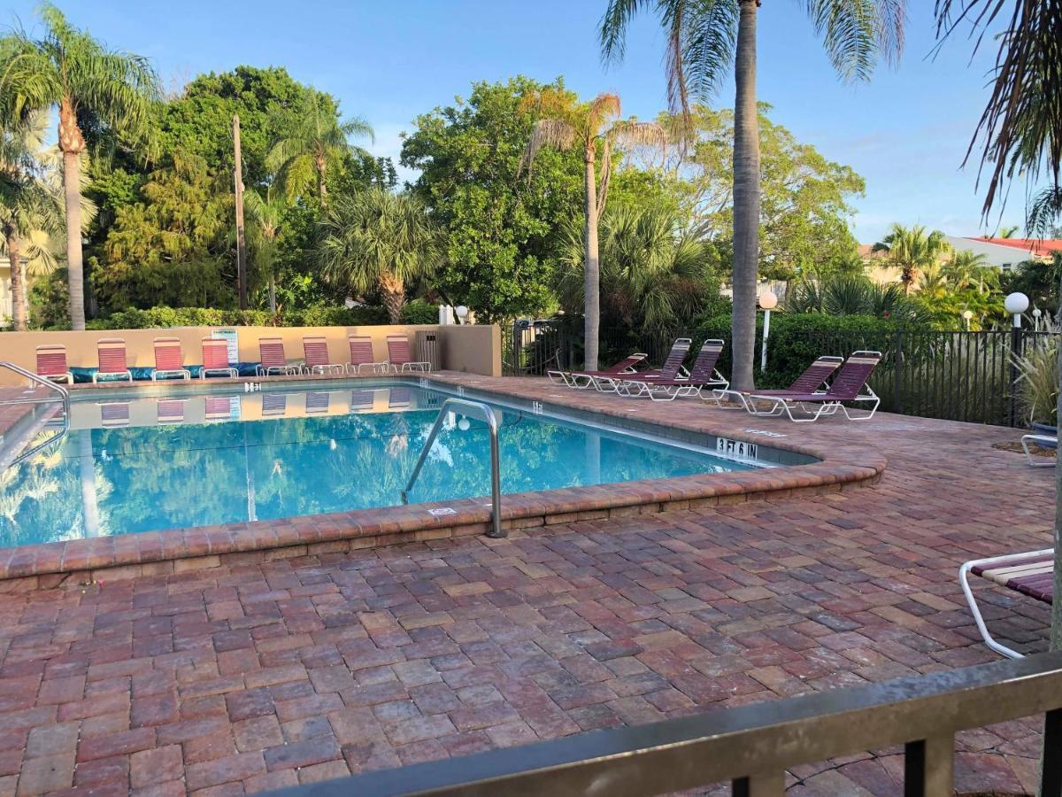 Captiva Beach Resort Point O'Rocks Екстериор снимка